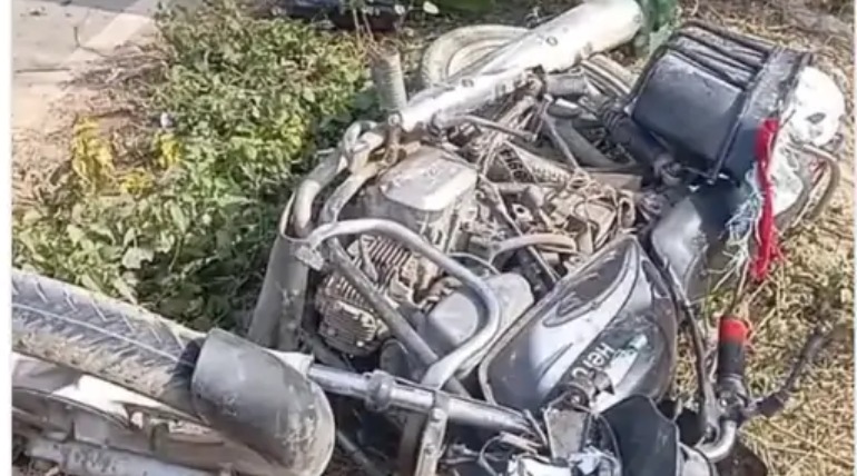 नवाचक में कार-बाइक की भिड़ंत, पति-पत्नी घायल:गोबरहिया-रकहट मार्ग पर हुआ हादसा