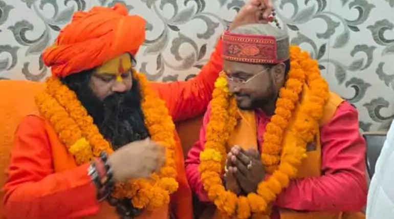 पिपराइच पहुंचे हनुमानगढ़ी अयोध्या के संत राजू दास:कार्यक्रम में शामिल होने के बाद कार्यकर्ताओं से की मुलाकात