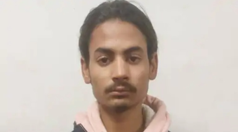 ऑनलाइन चाकू मंगाकर युवक के पेट में मारा:पकड़ा गया तो बोला माफ कर दो, गोरखपुर में हत्या की कोशिश करने का आरोपी अरेस्ट