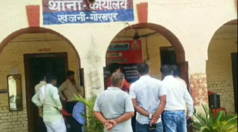 खजनी में व्यक्ति को मारपीट कर लहुलुहान किया:शराब विवाद में केस दर्ज, पुलिस जांच में जुटी