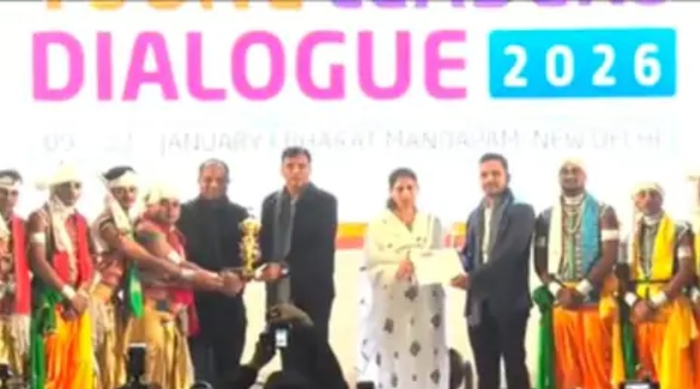 डेमुसा के बच्चों ने बढ़ाया गोरखपुर का मान: राष्ट्रीय सांस्कृतिक कार्यक्रम में मिली सफलता, राज्यपाल और रक्षा मंत्री ने सराहा