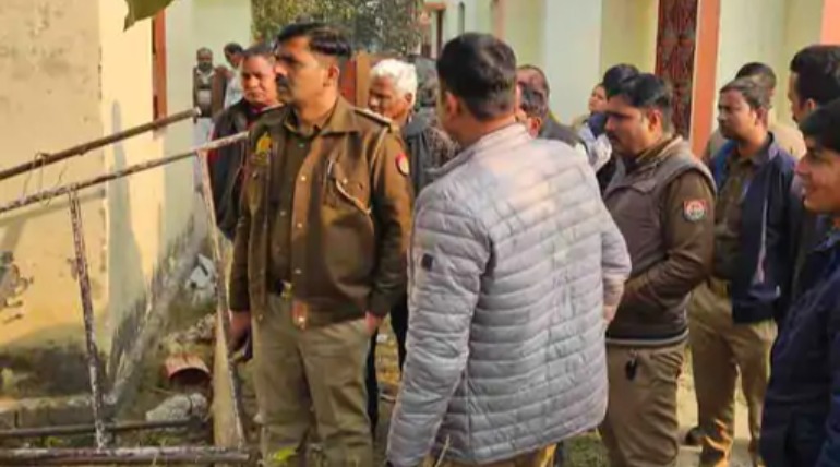 गोरखपुर में शहीद बंधु सिंह के नाम की पट्टिका तोड़ी:स्मृति द्वार से नाम हटाने पर हुआ विवाद, पुलिस कर रही मामले की जांच