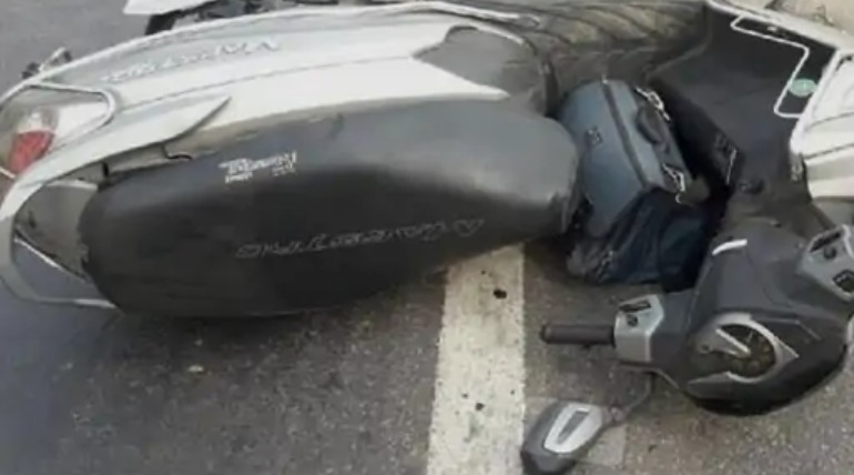 बड़हलगंज में रोड एक्सीडेंट में युवक का पैर टूटा:एम्स में भर्ती, बाइक-स्कूटी टकराने से हुआ हादसा