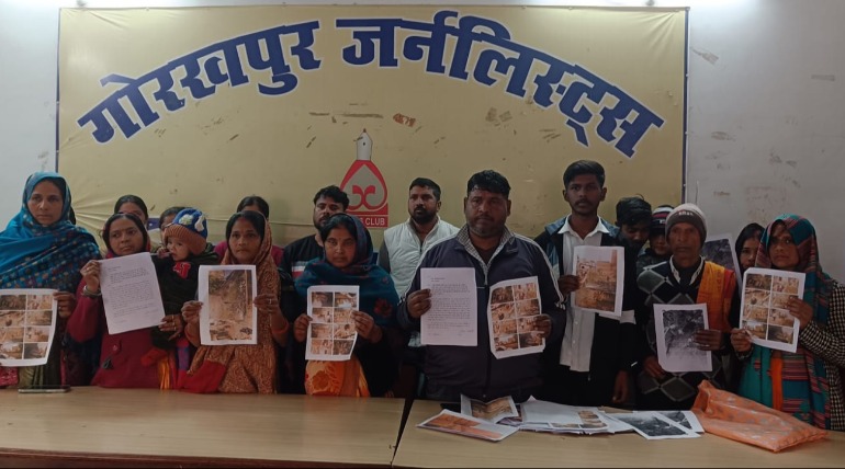 कैंट थाना क्षेत्र में सार्वजनिक रास्ते पर कब्जे का आरोप, 50 से अधिक परिवारों का जनजीवन प्रभावित,  प्रेस क्लब में फूटा दर्द