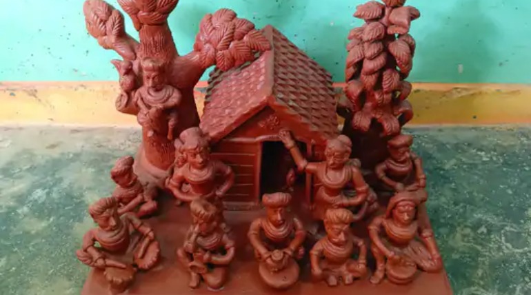 हीरालाल प्रजापति को शिल्प कला के लिए सम्मान: तीसरी पीढ़ी को मिला राज्य पुरस्कार, आदर्श गांव थीम पर