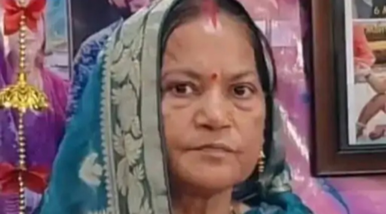 महिला की मौत का मामला, बंदर ने ढकेला था छत से, बंदरों से ग्रामीण परेशान