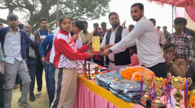 श्रीगुरुवेश्वर नाथ मिश्रा एथलेटिक्स प्रतियोगिता:बालक-बालिका वर्ग के प्रतिभागियों ने लिया हिस्सा