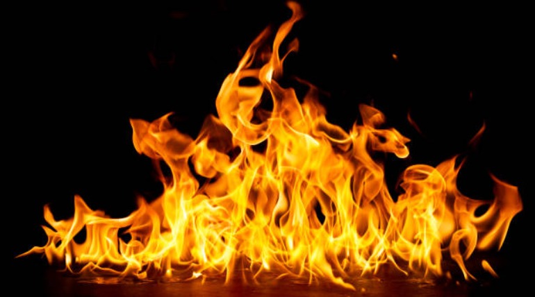 मकान के मॉड्यूलर किचन में लगी आग:दमकल ने आधे घंटे में पाया काबू