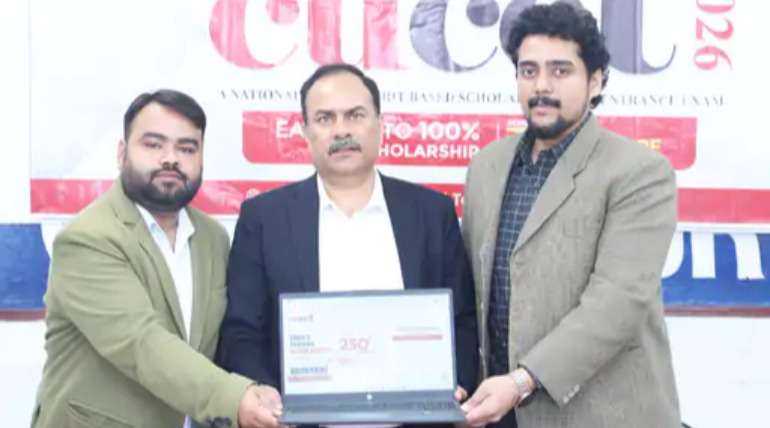 चंडीगढ़ यूनिवर्सिटी ने गोरखपुर में 50 करोड़ की स्कॉलरशिप प्रोग्राम किया लांच,  एंट्रेंस टेस्ट के लिए 7 फरवरी से ही आवेदन