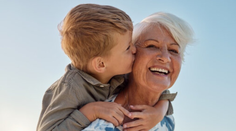 बच्चों को स्कूलों में होने वाले फंक्शन में उनके दादा-दादी, नाना-नानी के साथ समय बिताने का दिया जाएगा मौका