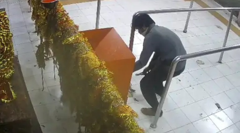 बामंत माता मंदिर में चोरी, घटना CCTV में कैद, गुलरिहा पुलिस ने फुटेज के आधार पर शुरू की जांच