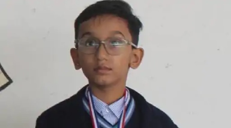 वेदांत ने इंग्लिश ओलंपियाड में स्कूल लेवल पर 1st, जोनल 10वीं, नेशनल लेवल पर 404वीं रैंक हासिल की