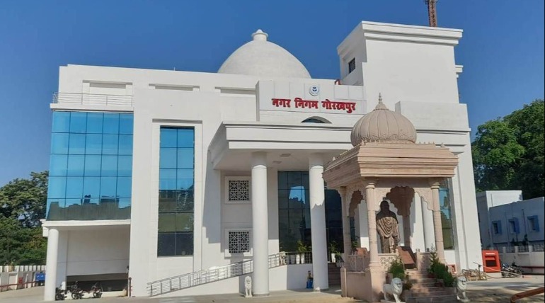 शहर में अतिक्रमण हटाओ अभियान जारी:नगर निगम की टीम ने मारा 1800 का फाइन