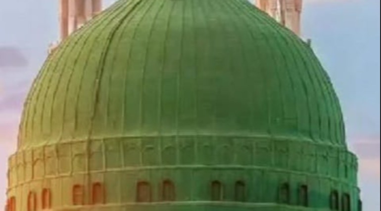 पिपराइच रेलवे स्टेशन पर बना दिया मस्जिदनुमा गुंबद, पूर्व सभासद ने की शिकायत