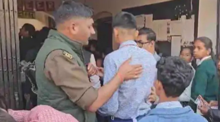 197 केंद्रों पर शुरू हुई UP बोर्ड परीक्षा, पहले दिन हिंदी का है पेपर, प्रशासन, शिक्षा विभाग की टीम अलर्ट