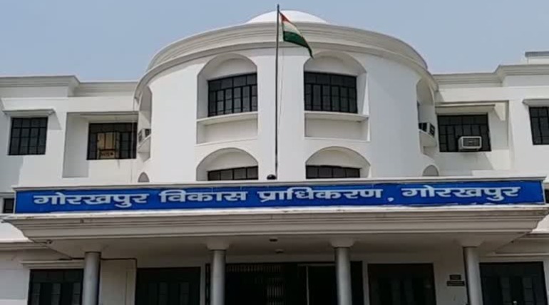 GDA ने टेक्निकल सुपरवाइजर को किया टर्मिनेट, जेई सस्पेंड होगा,  चिलुआताल थाना क्षेत्र   में ट्रंच में गिरने से बच्चे की मौत पर एक्शन