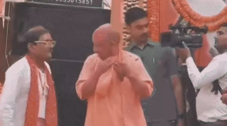 गोरखपुर में 2 मार्च को निकलेगी भक्त प्रहलाद की शोभायात्रा, CM बरसाएंगे जनता पर गुलाल और फूल, इसके बाद होगा होलिका दहन