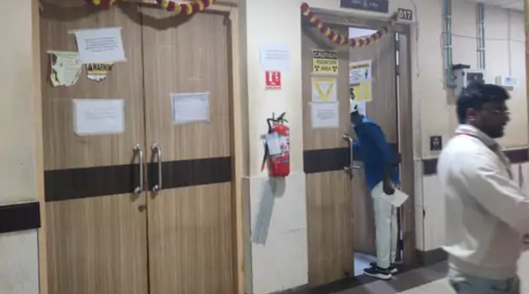 एम्स में एक्सरे मशीन ठप, 200 से अधिक मरीज परेशान, रुपये भी फंसे