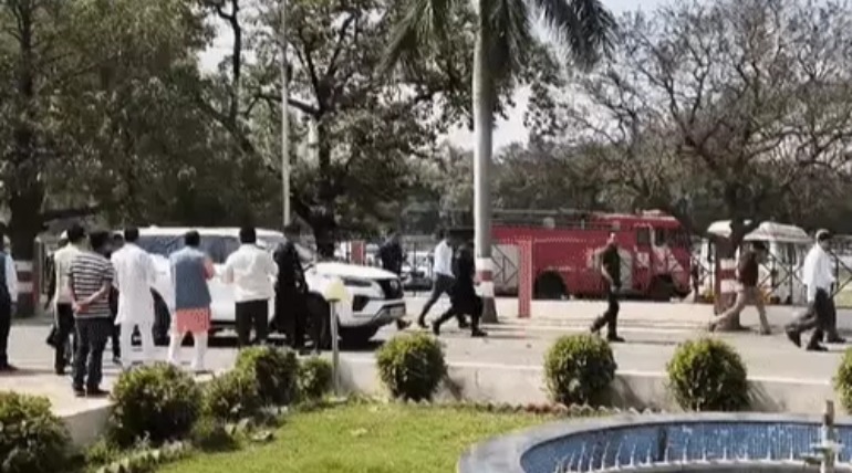 सीएम चार दिवसीय यात्रा पर गोरखपुर पहुंचे, राष्ट्रीय स्वयं सेवक संघ (RSS) पदाधिकारियों के साथ समन्वय बैठक में शामिल