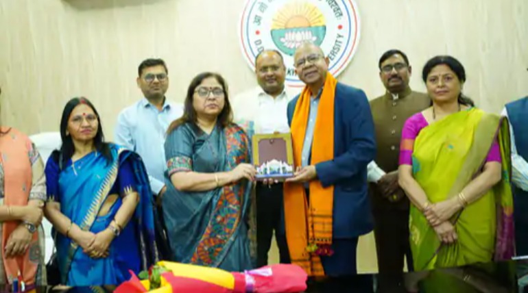 डीडीयू यूनिवर्सिटी ने मलेशिया की लिंकन यूनिवर्सिटी कॉलेज के साथ 5 साल का किया समझौता, भारत और विदेश दोनों जगह मान्य होगी 'ड्यूल डिग्री'