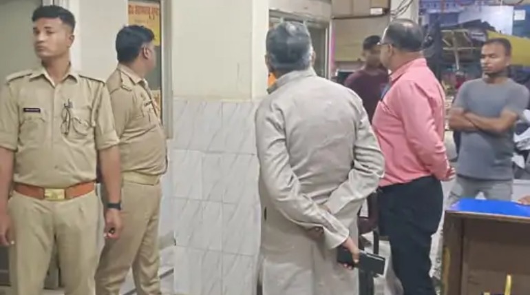 निजी हॉस्पिटल सीज, सीएमओ के निर्देश पर हुई कार्रवाई, दो कमरे सील