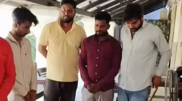 साइबर ठगी के गिरोह का पर्दाफाश, लोन दिलाने का देते थे झांसा, 7 गुर्गे गिरफ्तार, फर्जी मोहर व चेक आदि बरामद