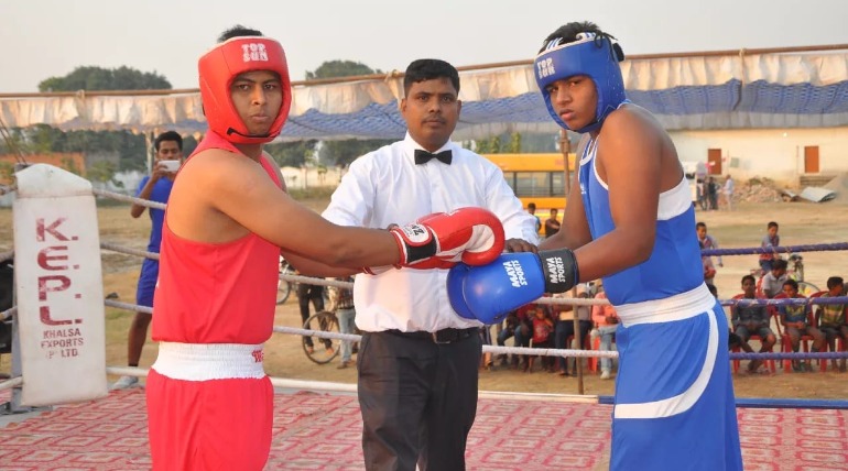 बाक्सर इंद्रजीत ऐसे बना मोटर मैकेनिक, रक्तदान से कर रहा समाजसेवा