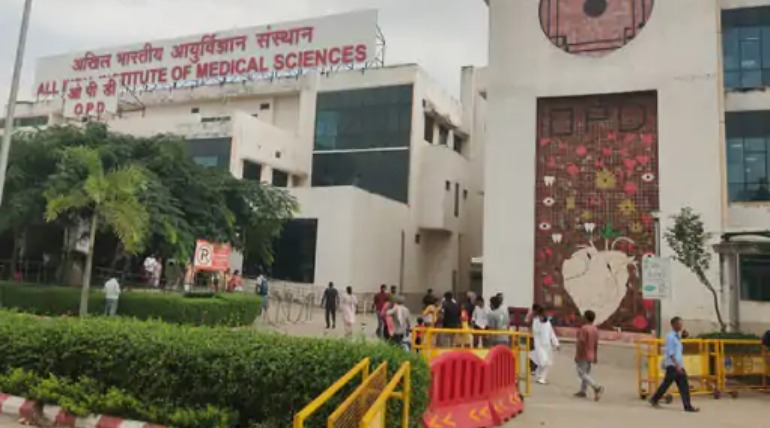 एम्स ने एक साल की बच्ची की कैंसर सर्जरी की, पूर्वांचल में पहली बार विल्म्स ट्यूमर का सफल ऑपरेशन