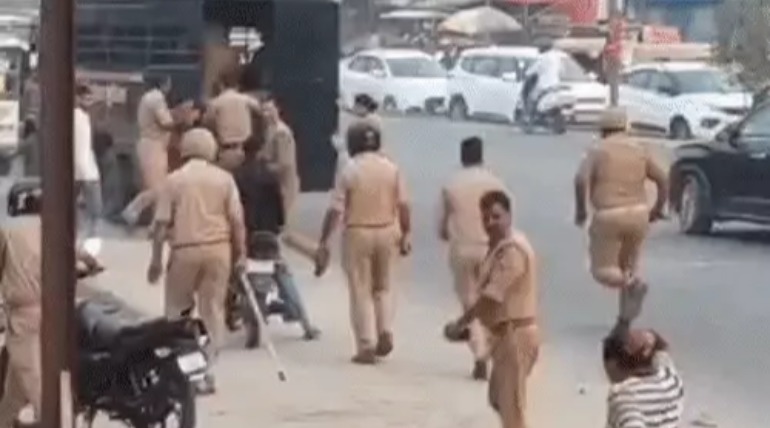 पुलिस पर पथराव कराने वाले पर 10 हजार का इनाम, मौत के बाद भीड़ ने किया था बवाल