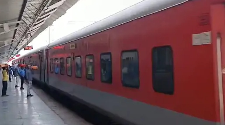 गोरखपुर-दिल्ली के बीच नई समर स्पेशल ट्रेन शुरू, रेलवे ने जारी किया शेड्यूल