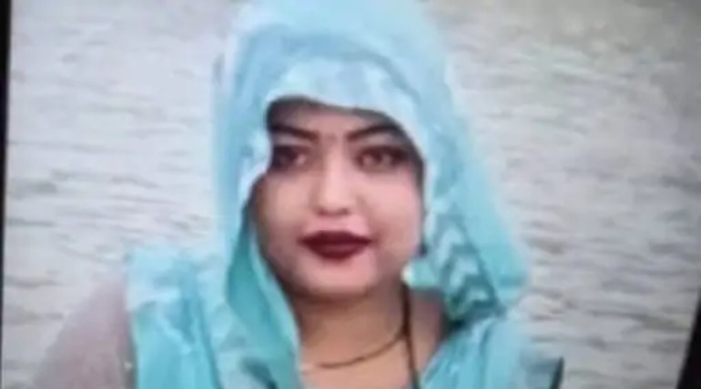 छत पर टहल रही महिला की गला रेतकर हत्या, देवर का दोस्त है आरोपी, केस दर्ज