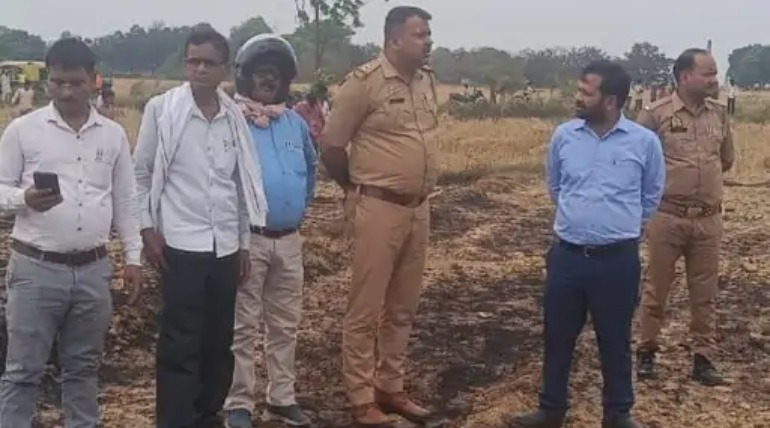सिवान में लगी आग, 80 बीघा गेहूं की खड़ी फसल जलकर राख