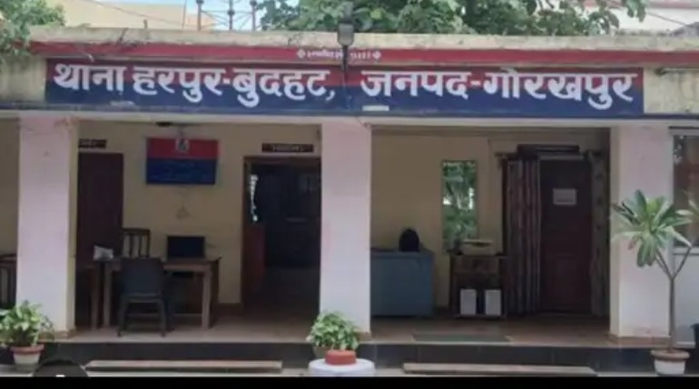 गाड़ी हटाने को लेकर दंपति से मारपीट, चार लोगों के खिलाफ मुकदमा दर्ज