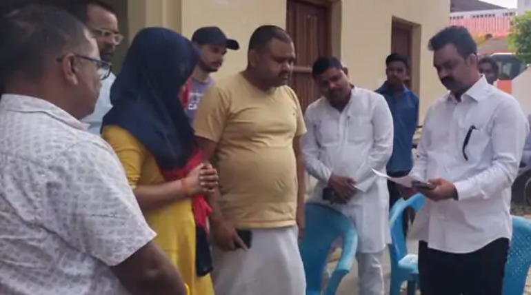 केंद्रीय मंत्री पीड़ित परिवार से मिले, शोक संतप्त परिवार को न्याय का आश्वासन