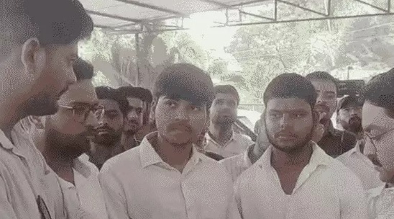 छात्रों ने स्कॉलरशिप घोटाला का लगाया आरोप, 50 से अधिक फॉर्म अचानक रिजेक्ट