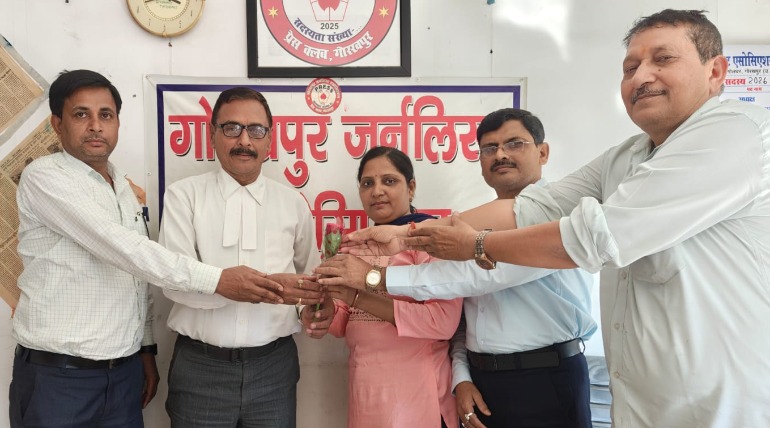मानवता की मिसाल: सोनी शुक्ला ने रक्तदान कर बचाई जान, संस्था ने जताया आभार