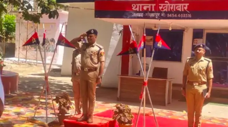 डीआईजी ने खोराबार थाने का किया निरीक्षण, पुलिसिंग में सुधार और साइबर अपराध पर दिए महत्वपूर्ण निर्देश
