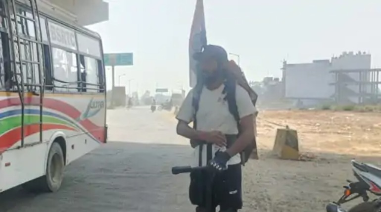 बिहार के मुजफ्फरपुर  निवासी रोशन स्केटिंग यात्रा पर निकले, तीसरे दिन गोरखपुर पहुंचने पर किया स्वागत, अमरनाथ तक युवक करेगा यात्रा