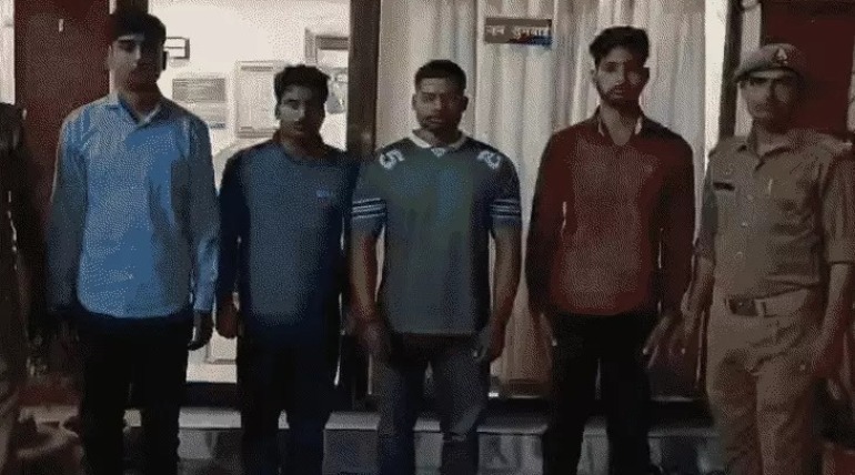 गोलघर के जीडीए टावर के पास हुई छेड़खानी मामले में खुलासा, 4 आरोपी गिरफ्तार, भाई का फोड़ा था सिर, कैंट पुलिस ने की कार्रवाई