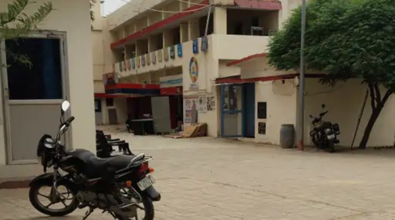 महिला पर मारपीट का मामला दर्ज, प्लॉट देखने गए व्यक्ति से बदसलूकी और धमकी का आरोप