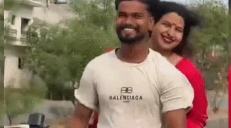 महिला को बुलेट पर बैठाकर की स्टंटबाजी, आरोपी गिरफ्तार, बाइक सीज