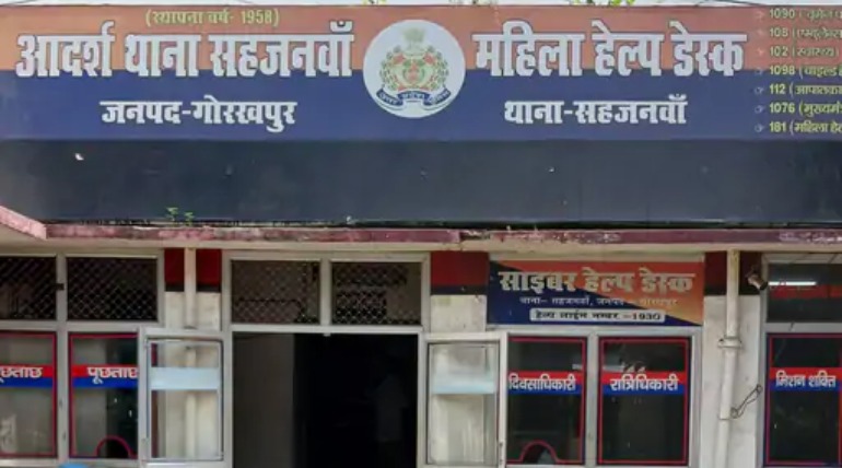 छेड़खानी का विरोध करने पर युवतियों पर हमला, तलवार-फावड़े से जानलेवा वार, गांव में तनाव