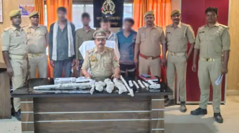 चार बदमाश गिरफ्तार, तमंचा-कारतूस समेत औजार बरामद