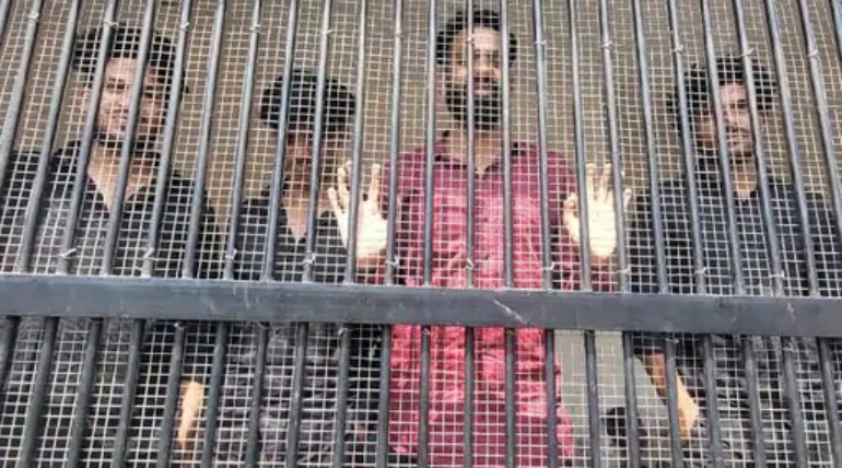 कम उम्र के लड़के-लड़कियों को हुक्का की लत लगाने वाले होटल संचालक फरार, कैंट पुलिस कर रही छापेमारी