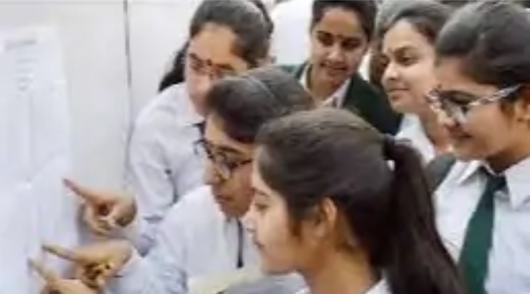 यूपी बोर्ड 12वीं का आज आएगा रिजल्ट, गोरखपुर में 65,892 छात्रों ने दिया एग्जाम, शाम 4 बजे होगा भाग्य का फैसला