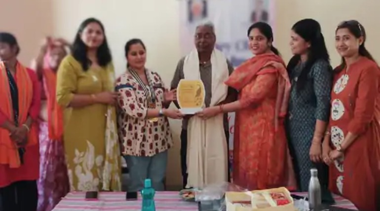 टेराकोटा के शिल्पकारों का सम्मान, रोटरी यूफोरिया ने राष्ट्रपति पुरस्कार विजेता गुलाब चंद को नवाजा