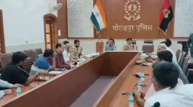 सफेद पट्‌टी के अंदर से गाड़ी उठाने पर व्यापारी नाराज, गोलघर के व्यापारियों ने दी है आंदोलन की चेतावनी