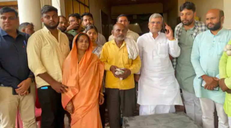 आनंदलोक के संचालक को कॉल कर दी धमकी, बोला-खत्म कर दूंगा, गोरखपुर में अभिषेक के मौत का जिम्मेदार ठहराया