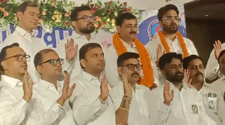 गोरखपुर पहुंचे राज्य मंत्री कपिल देव अग्रवाल, मारवाड़ी युवा मंच के शपथ ग्रहण में बोले- समाज निर्माण में युवाओं की भूमिका अहम