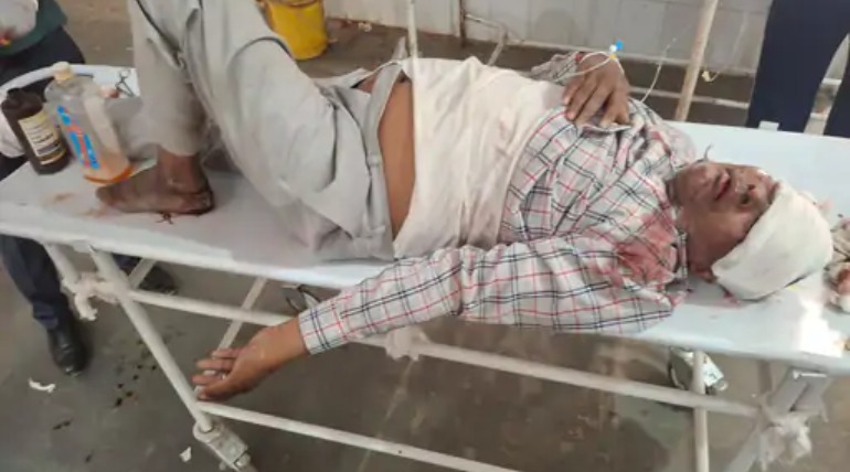ऑटो-पिकअप की भिड़ंत में मासूम की मौत, बांसगांव-कौड़ीराम मार्ग पर हादसा, बाइक सवार घायल